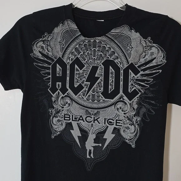 Vintage AC/DC Black Ice Tour Ladies Tee Size S/M - Picture 2 of 5